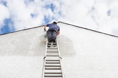 Peinture extérieure à Coteaux-du-Blanzacais — façades et ravalement